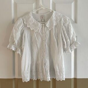 Gap & Doen cropped eyelet shirt s